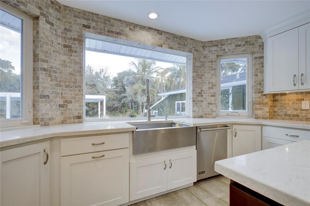 Active With Contract: $2,300,000 (5 beds, 4 baths, 3496 Square Feet)