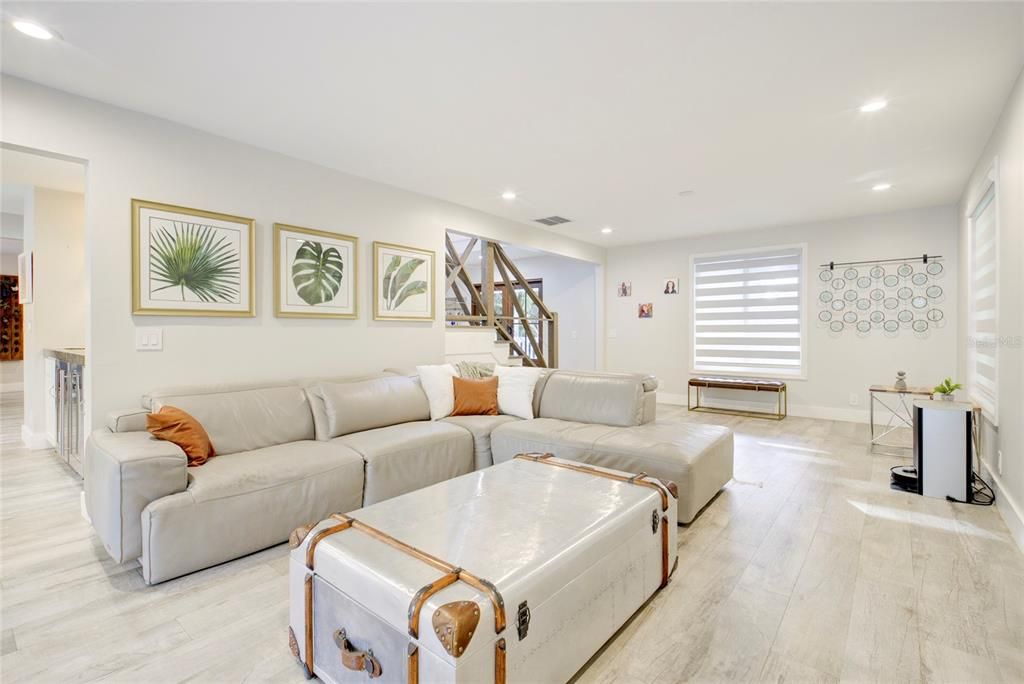 Active With Contract: $2,300,000 (5 beds, 4 baths, 3496 Square Feet)