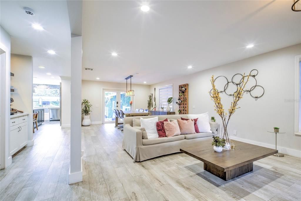 Active With Contract: $2,300,000 (5 beds, 4 baths, 3496 Square Feet)