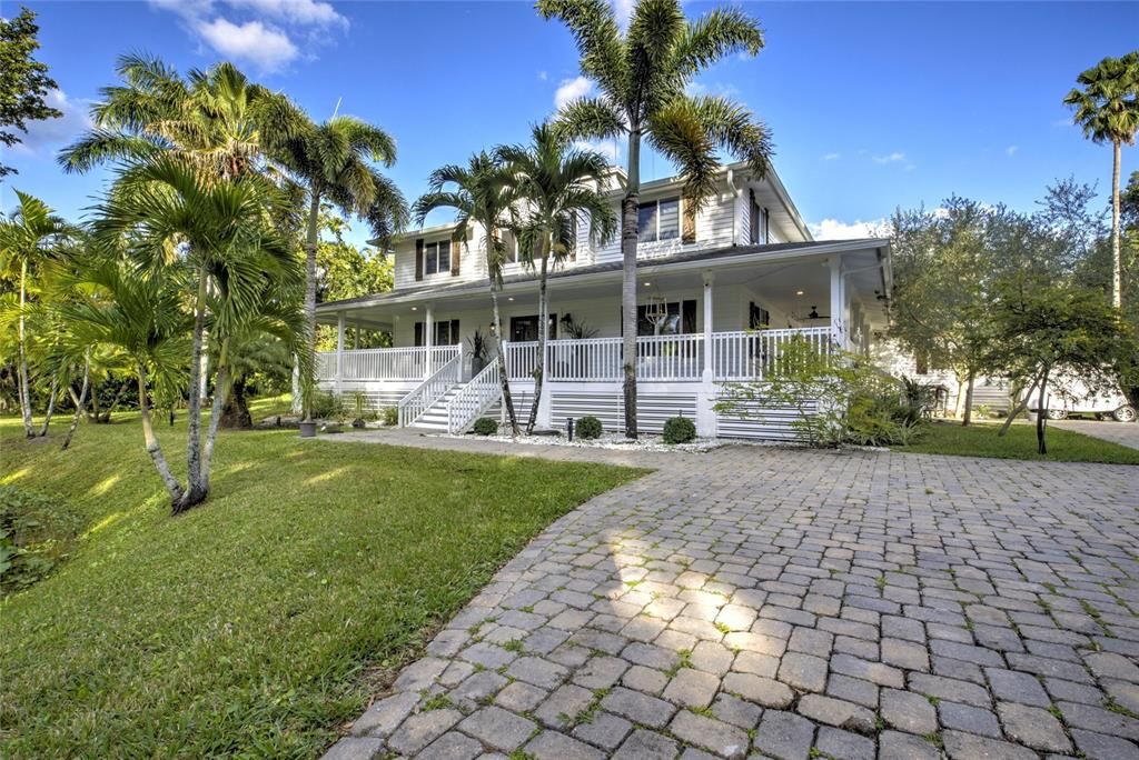 Active With Contract: $2,300,000 (5 beds, 4 baths, 3496 Square Feet)