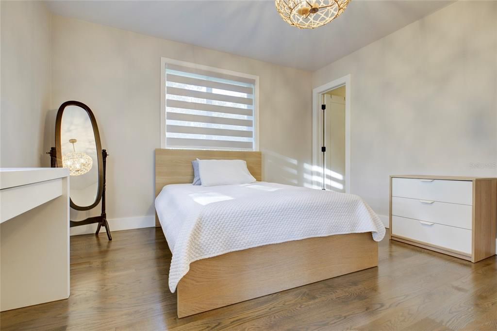 Active With Contract: $2,300,000 (5 beds, 4 baths, 3496 Square Feet)