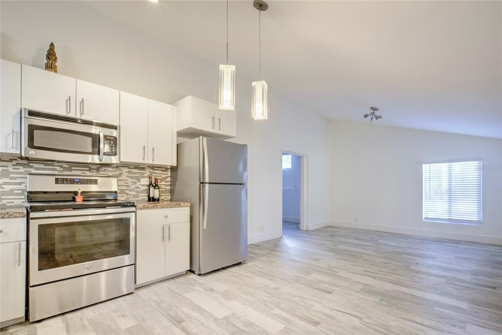 Active With Contract: $2,300,000 (5 beds, 4 baths, 3496 Square Feet)