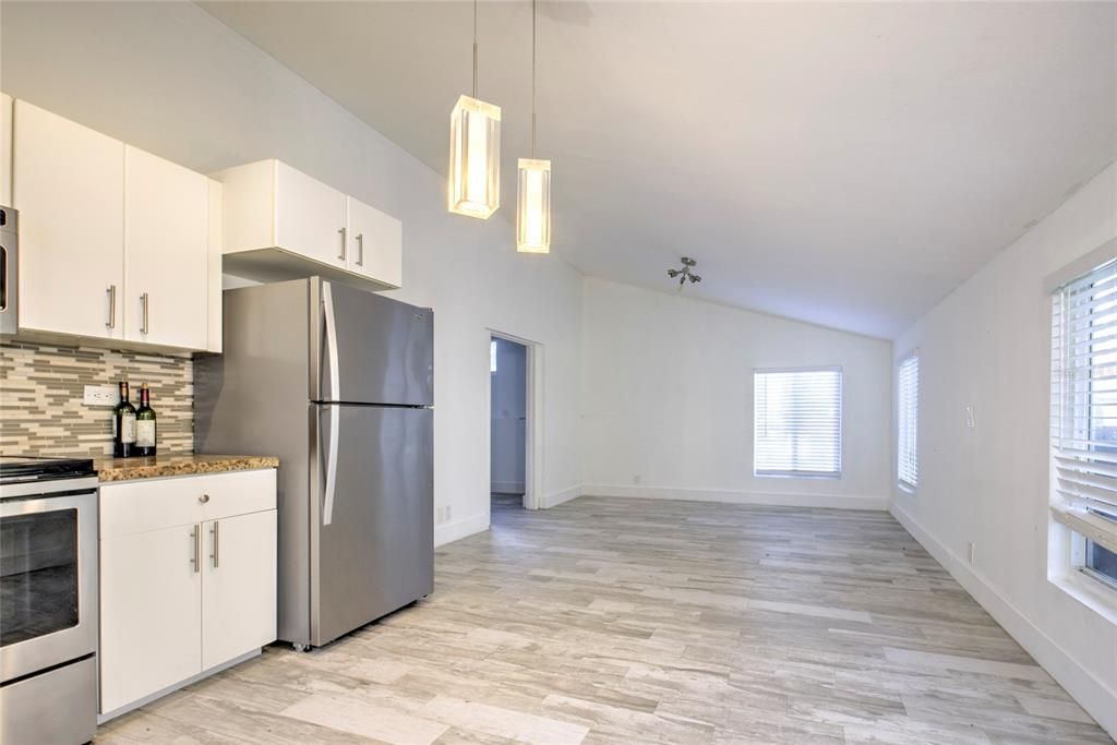 Active With Contract: $2,300,000 (5 beds, 4 baths, 3496 Square Feet)