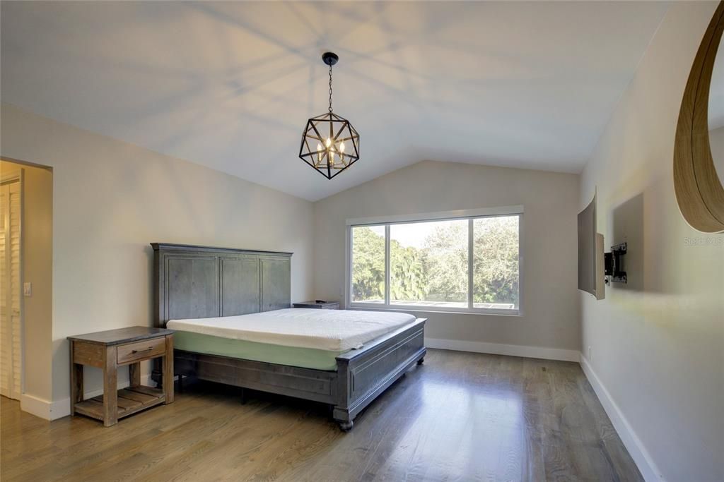 Active With Contract: $2,300,000 (5 beds, 4 baths, 3496 Square Feet)