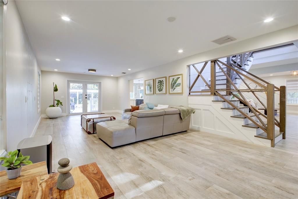 Active With Contract: $2,300,000 (5 beds, 4 baths, 3496 Square Feet)