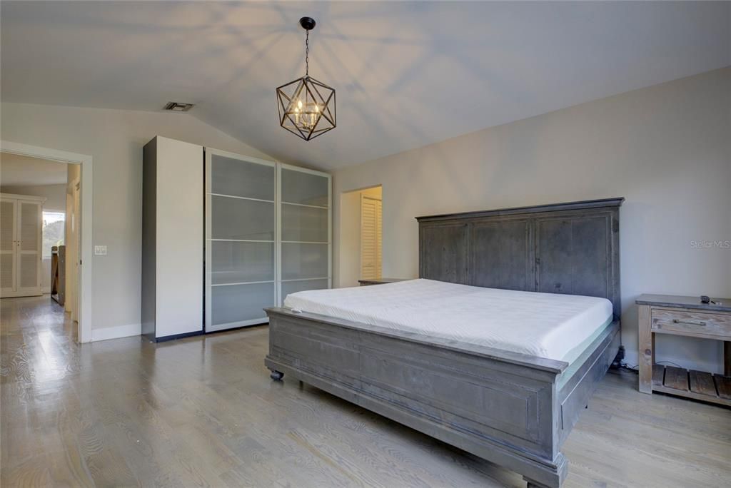 Active With Contract: $2,300,000 (5 beds, 4 baths, 3496 Square Feet)