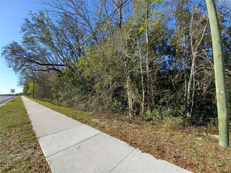 待售: $275,000 (0.78 acres)