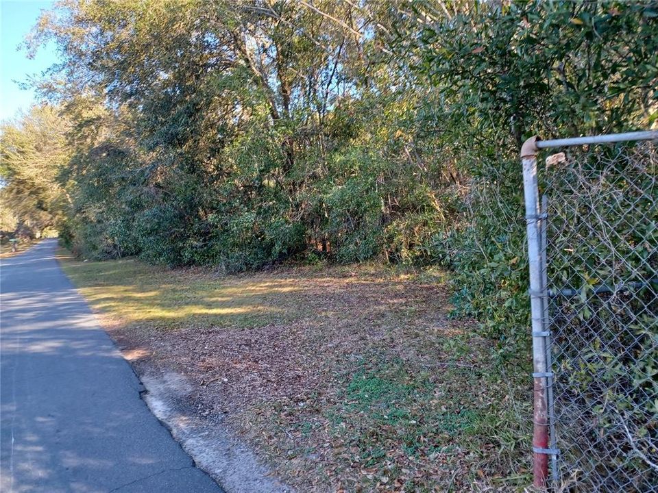 待售: $275,000 (0.78 acres)