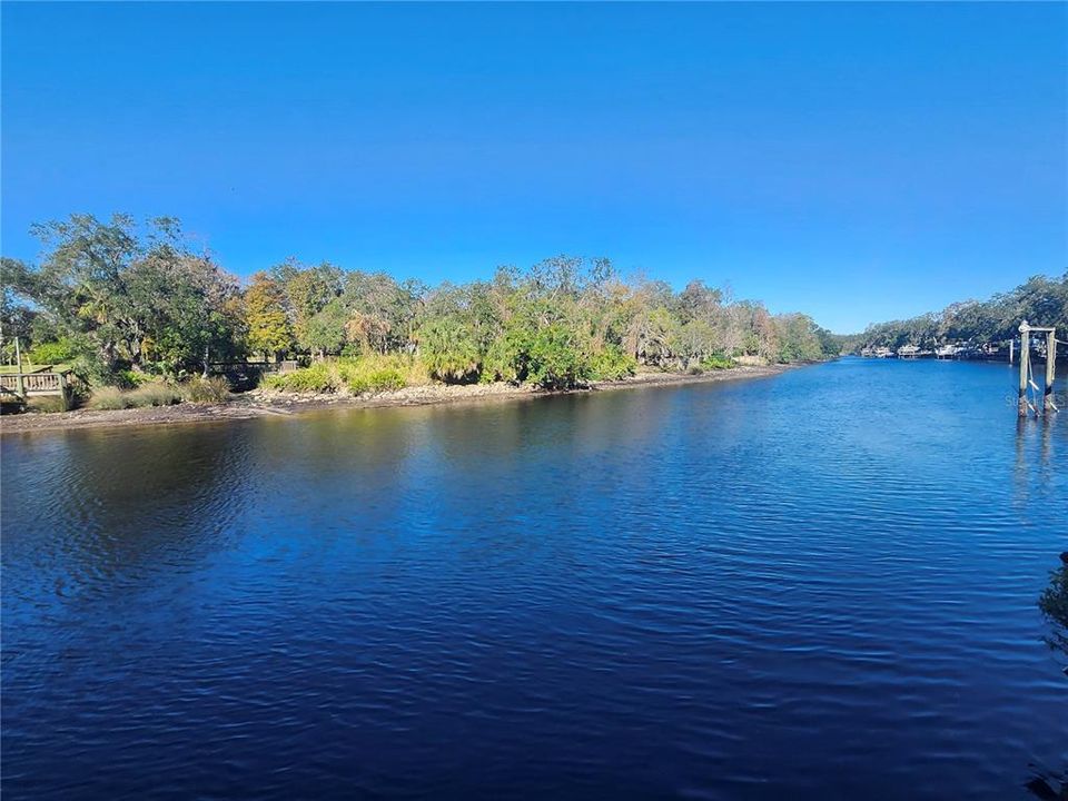 En Venta: $1,700,000 (0.85 acres)