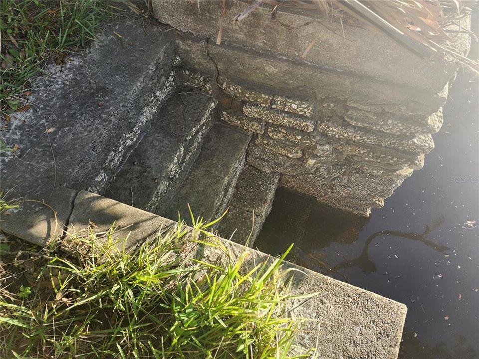 En Venta: $1,700,000 (0.85 acres)