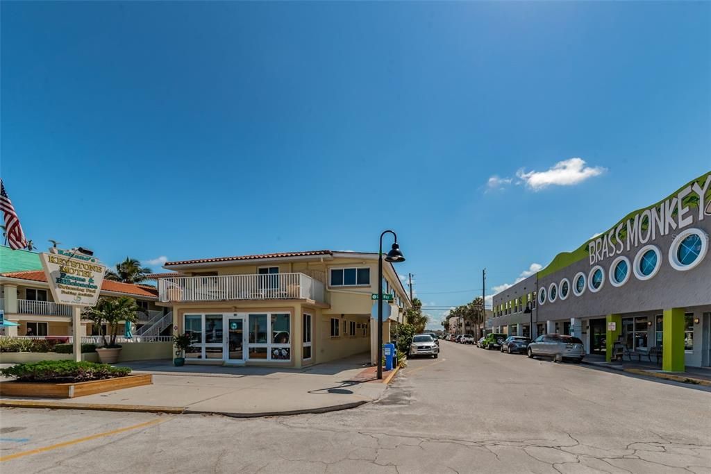 For Sale: $1,999,900 (6 beds, 0 baths, 2938 Square Feet)