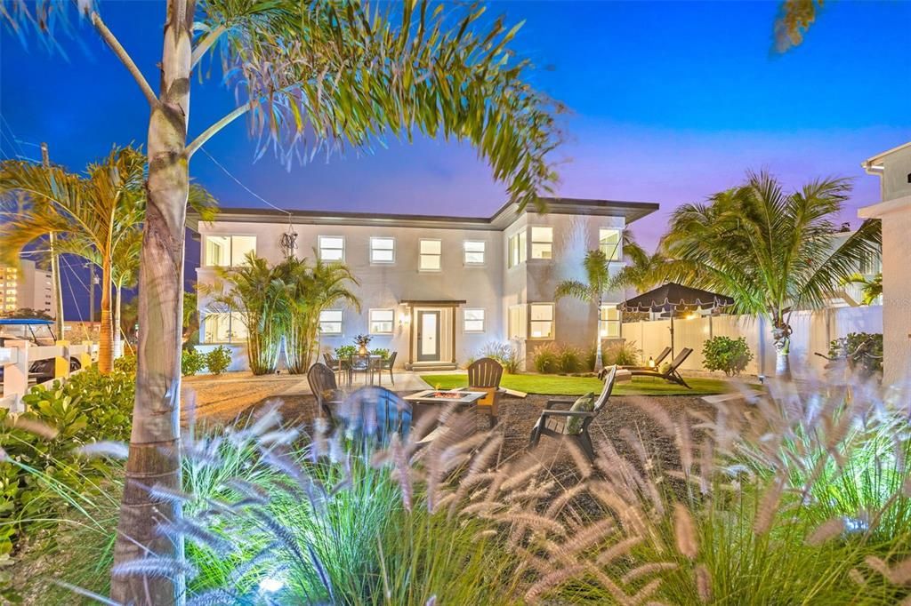 For Sale: $1,999,900 (6 beds, 0 baths, 2938 Square Feet)