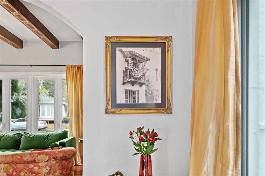 Под контрактом: $1,600,000 (4 спален, 5 ванн, 3829 Квадратных фут)