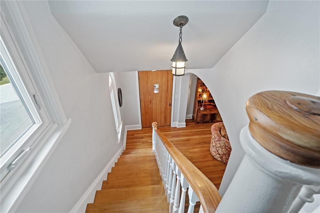 Под контрактом: $1,600,000 (4 спален, 5 ванн, 3829 Квадратных фут)