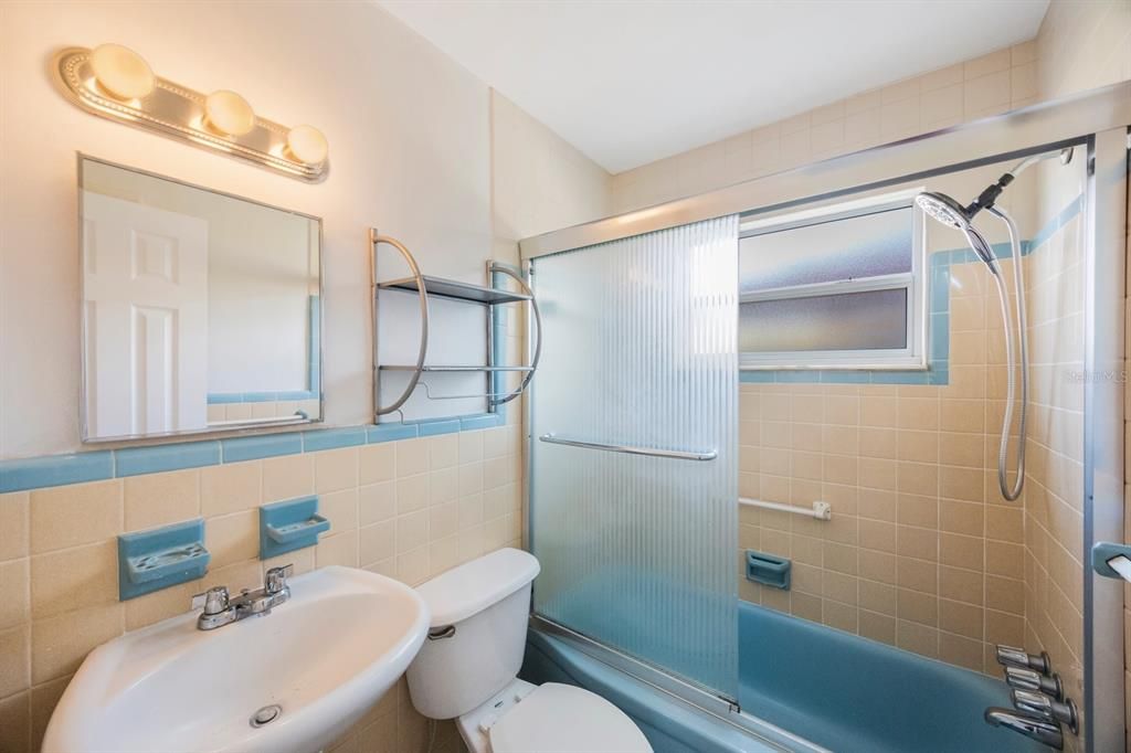 待售: $1,200,000 (5 贝兹, 0 浴室, 2736 平方英尺)