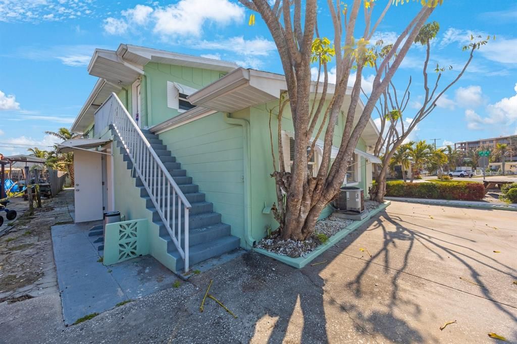 待售: $1,200,000 (5 贝兹, 0 浴室, 2736 平方英尺)