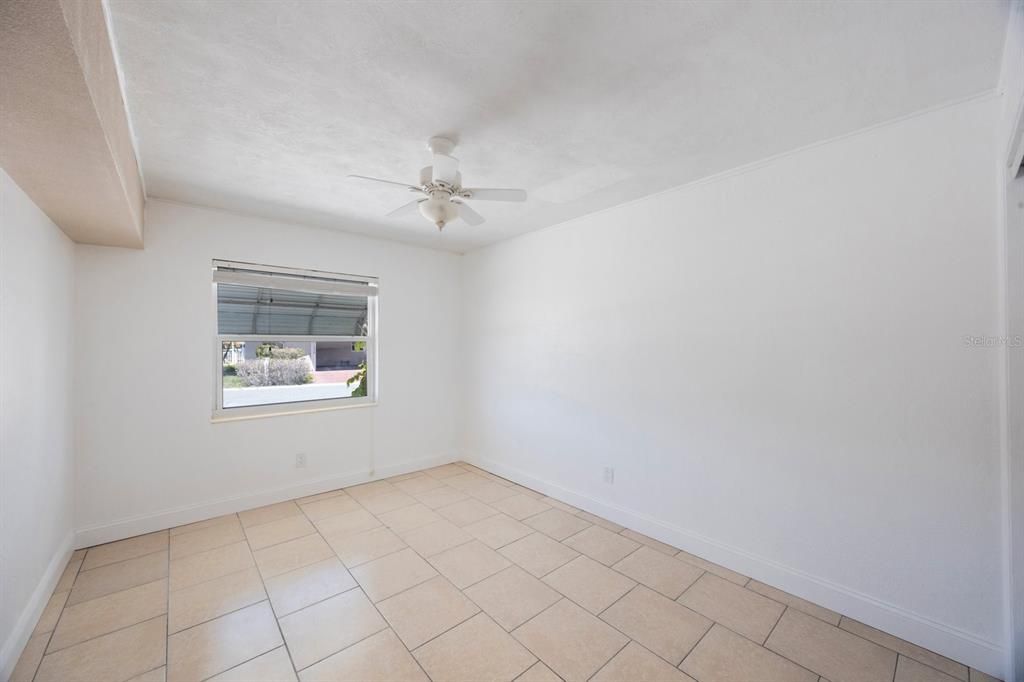 待售: $1,200,000 (5 贝兹, 0 浴室, 2736 平方英尺)