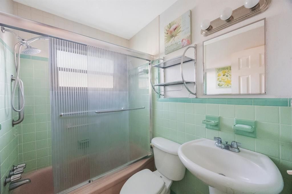 待售: $1,200,000 (5 贝兹, 0 浴室, 2736 平方英尺)