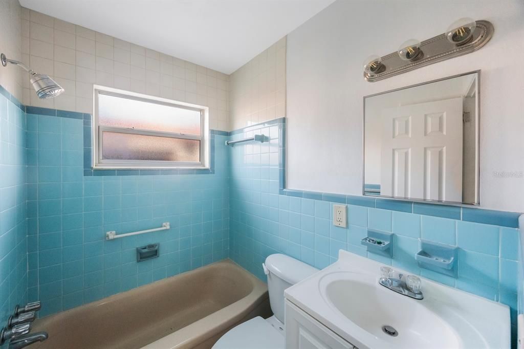 待售: $1,200,000 (5 贝兹, 0 浴室, 2736 平方英尺)