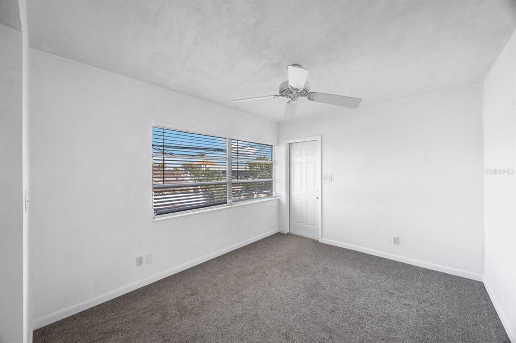 待售: $1,200,000 (5 贝兹, 0 浴室, 2736 平方英尺)