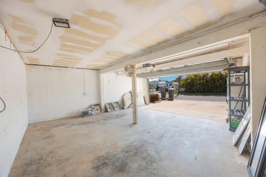 待售: $1,200,000 (5 贝兹, 0 浴室, 2736 平方英尺)