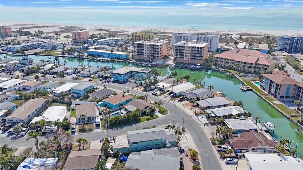 待售: $1,200,000 (5 贝兹, 0 浴室, 2736 平方英尺)