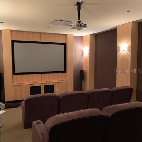 出租: $2,200 (0 贝兹, 1 浴室, 475 平方英尺)