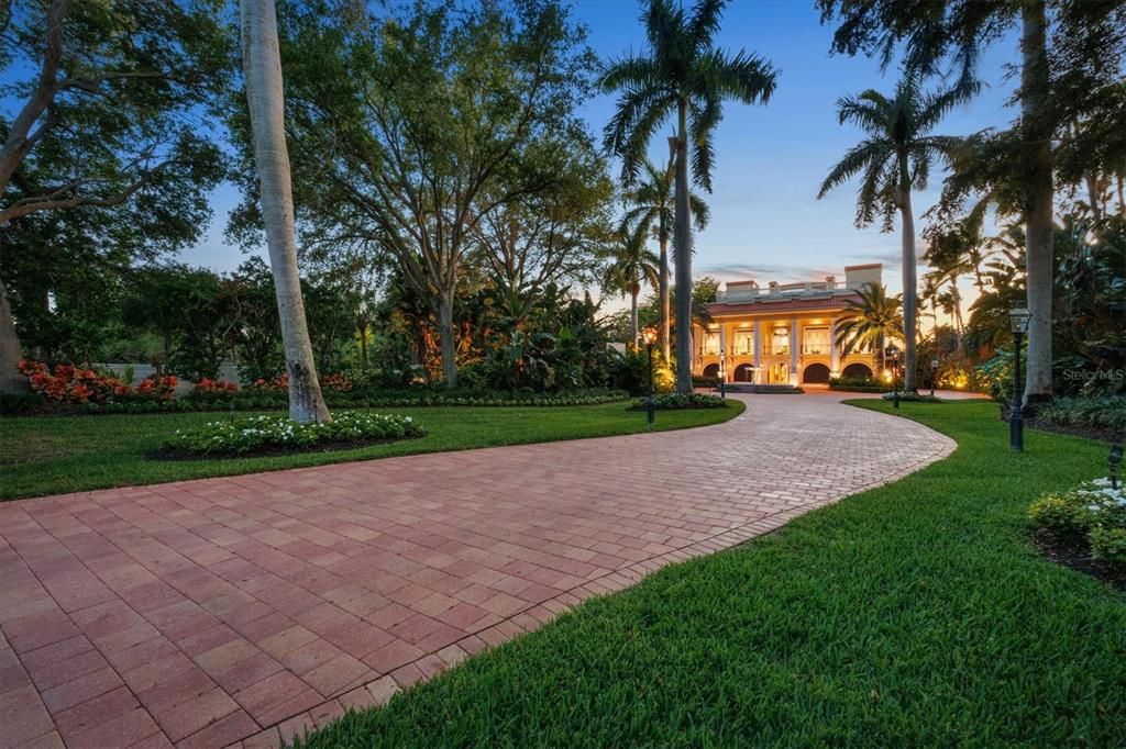 待售: $20,000,000 (6 贝兹, 7 浴室, 8929 平方英尺)