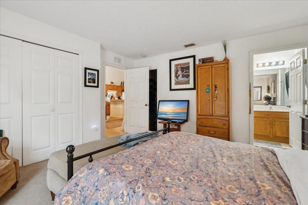 For Sale: $469,000 (6 beds, 0 baths, 2477 Square Feet)