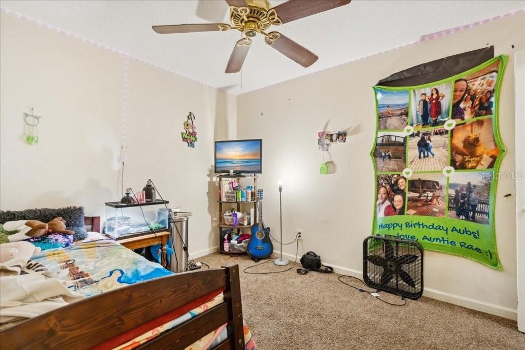 For Sale: $469,000 (6 beds, 0 baths, 2477 Square Feet)