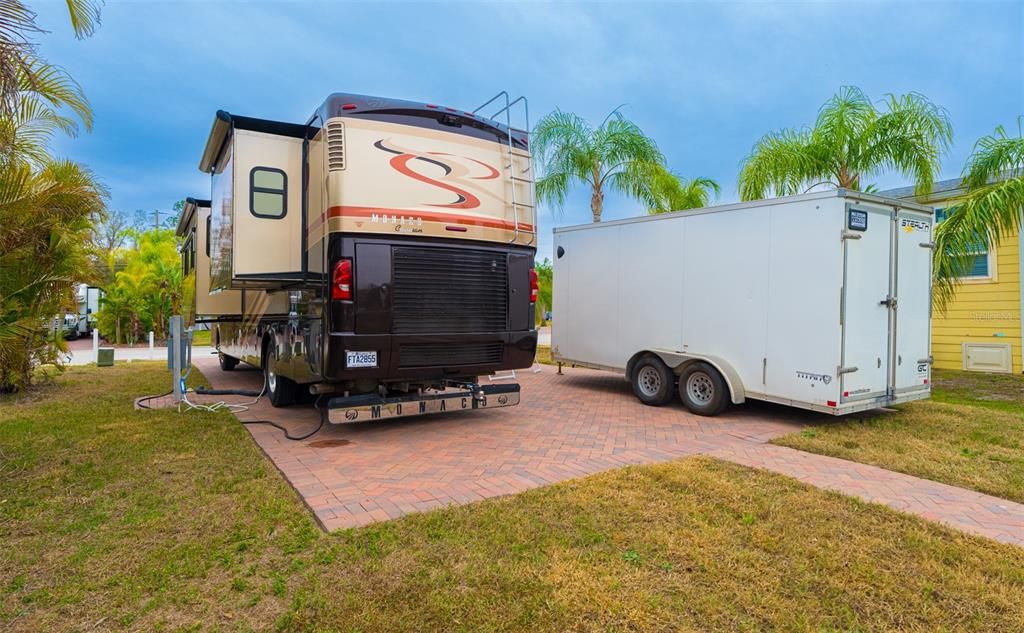 待售: $214,500 (0.08 acres)