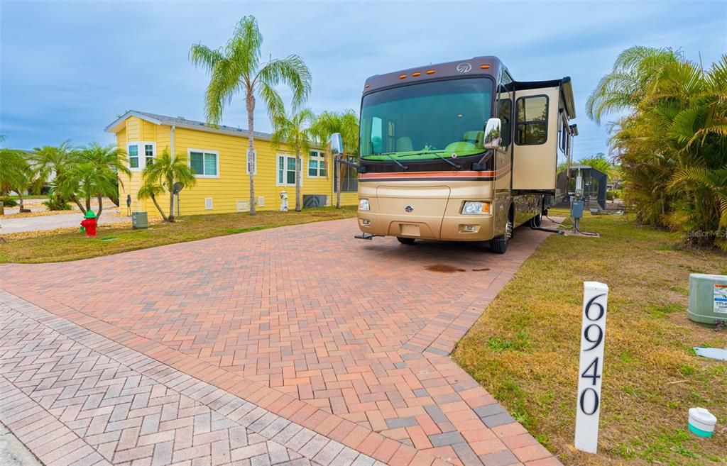 待售: $214,500 (0.08 acres)