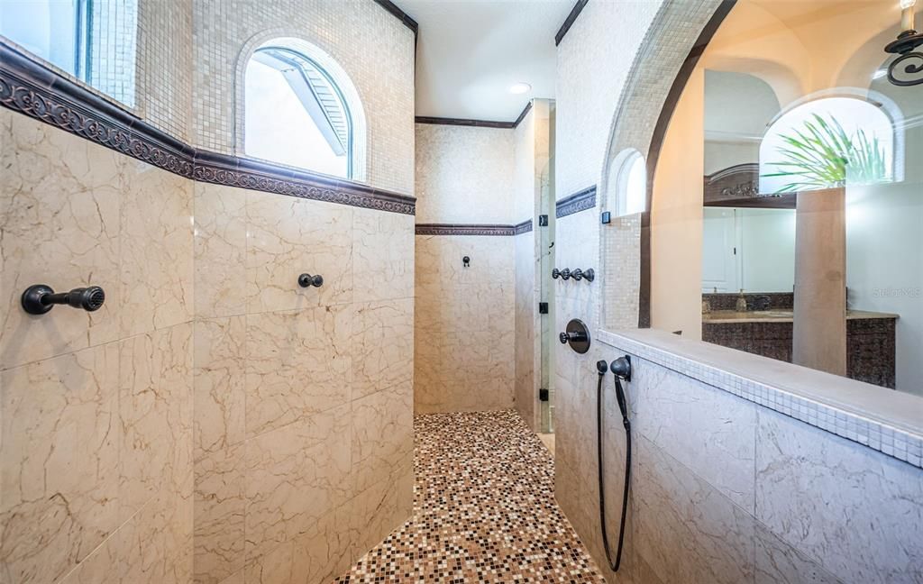 For Sale: $8,495,000 (5 beds, 5 baths, 6528 Square Feet)