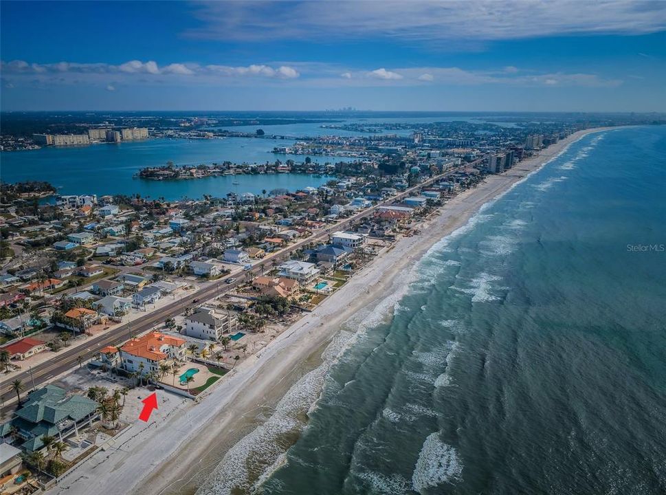 For Sale: $8,495,000 (5 beds, 5 baths, 6528 Square Feet)