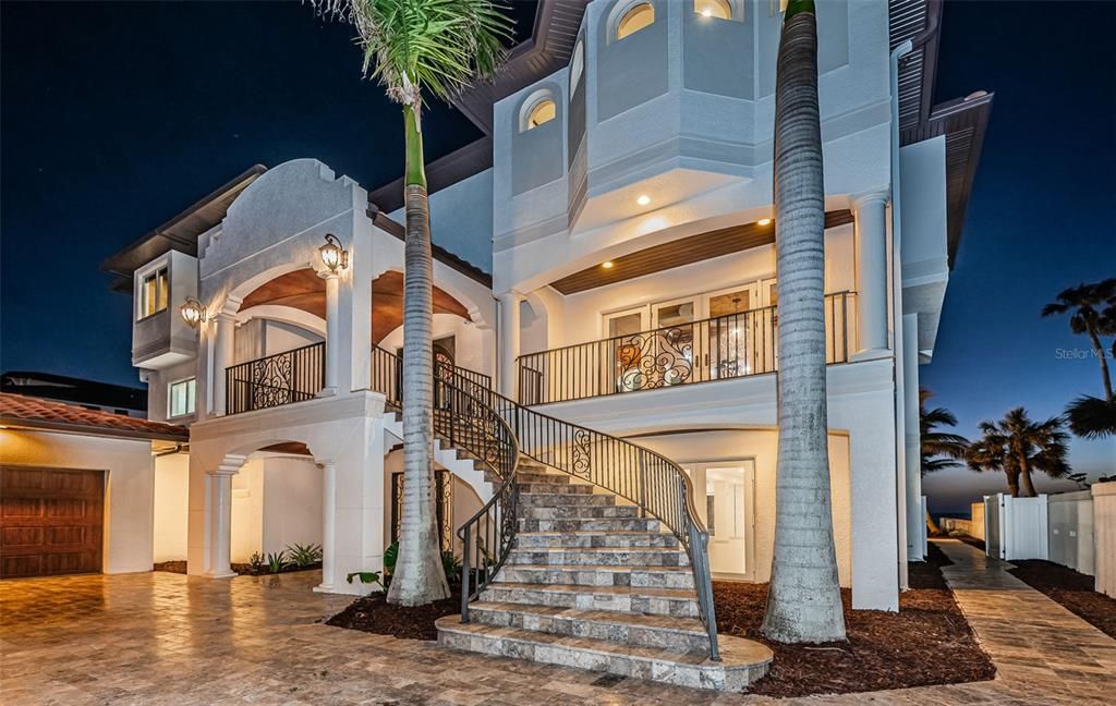 For Sale: $8,495,000 (5 beds, 5 baths, 6528 Square Feet)