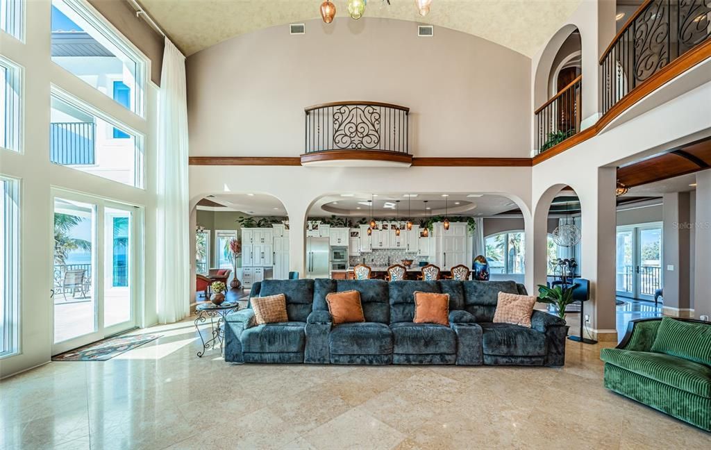 For Sale: $8,495,000 (5 beds, 5 baths, 6528 Square Feet)