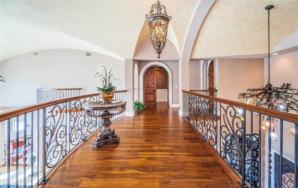 For Sale: $8,495,000 (5 beds, 5 baths, 6528 Square Feet)