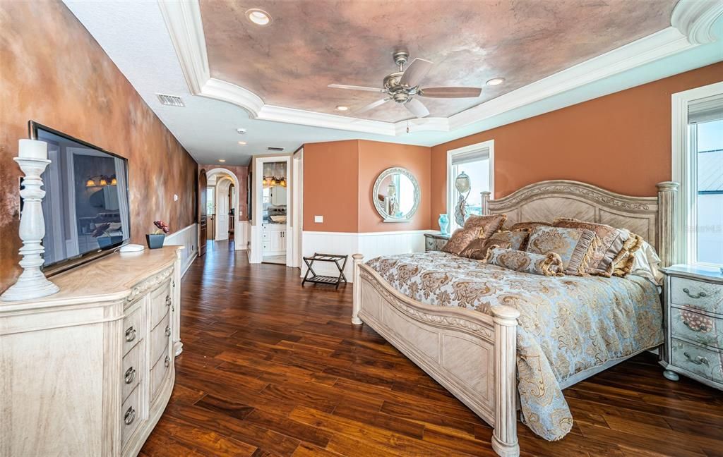 For Sale: $8,495,000 (5 beds, 5 baths, 6528 Square Feet)