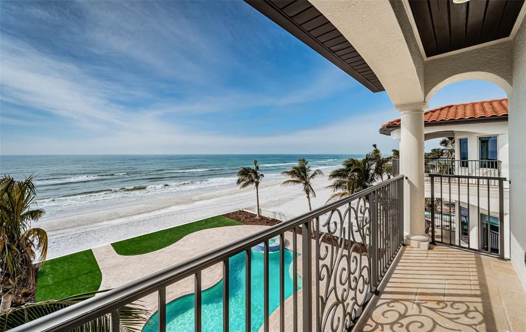 For Sale: $8,495,000 (5 beds, 5 baths, 6528 Square Feet)