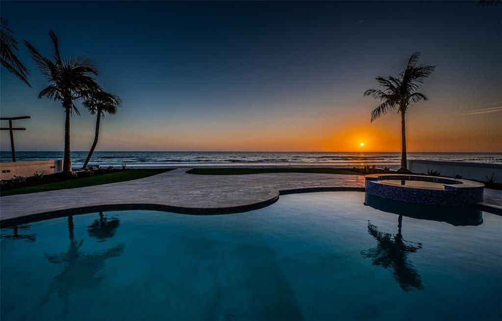 For Sale: $8,495,000 (5 beds, 5 baths, 6528 Square Feet)