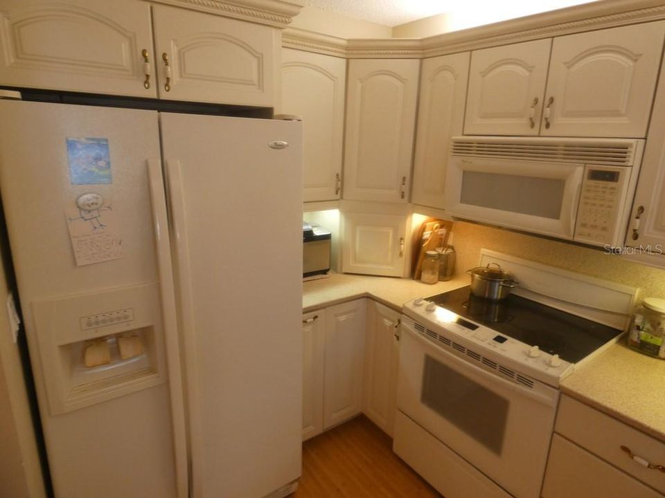 На продажу: $134,900 (2 спален, 2 ванн, 1170 Квадратных фут)