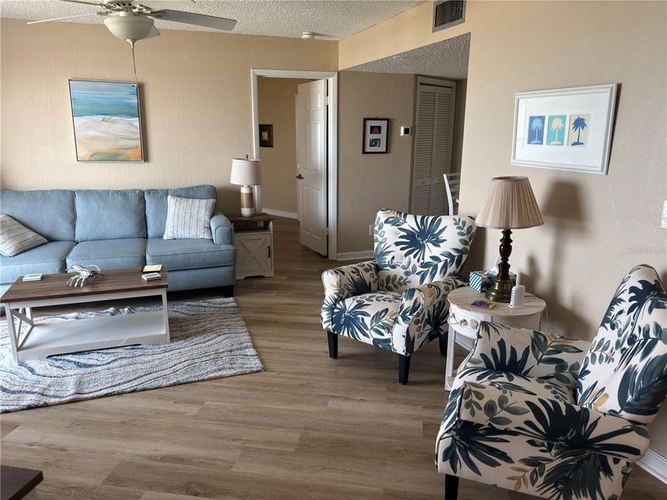 En Venta: $449,000 (3 camas, 2 baños, 1476 Pies cuadrados)