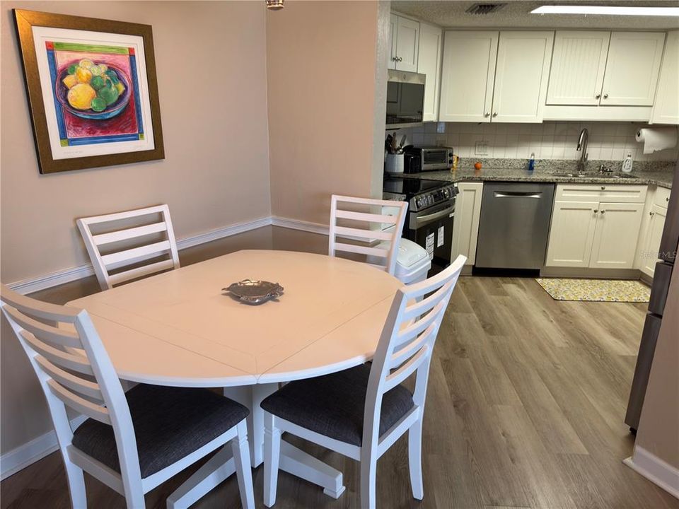 En Venta: $449,000 (3 camas, 2 baños, 1476 Pies cuadrados)