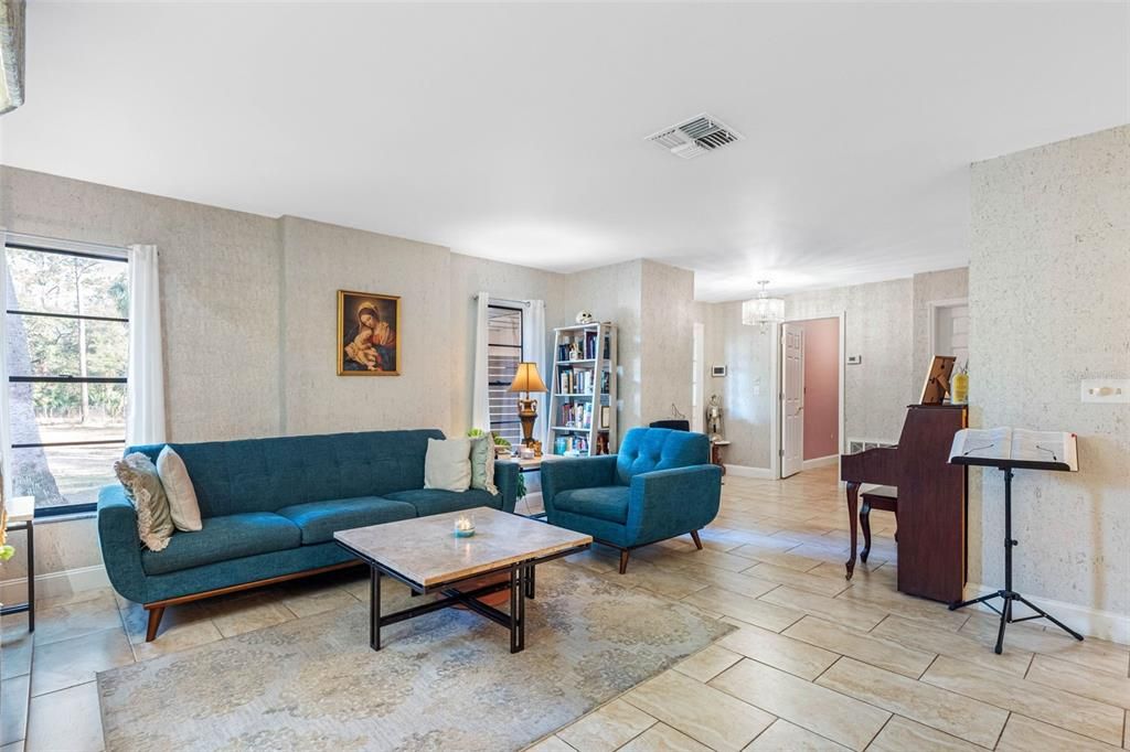 待售: $496,000 (3 贝兹, 2 浴室, 1493 平方英尺)