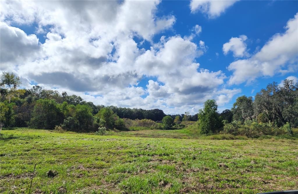 En Venta: $795,000 (25.04 acres)