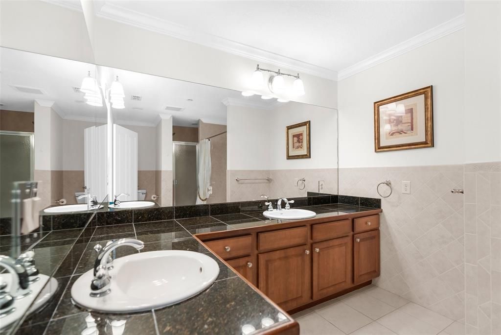 На продажу: $191,900 (2 спален, 2 ванн, 1674 Квадратных фут)