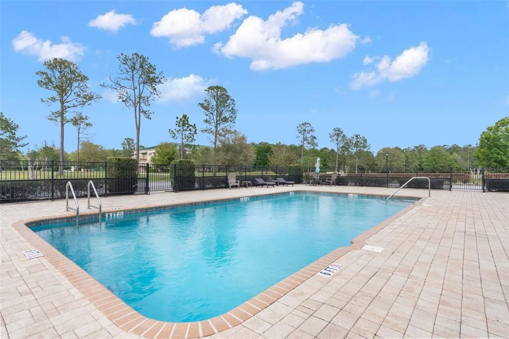 На продажу: $191,900 (2 спален, 2 ванн, 1674 Квадратных фут)