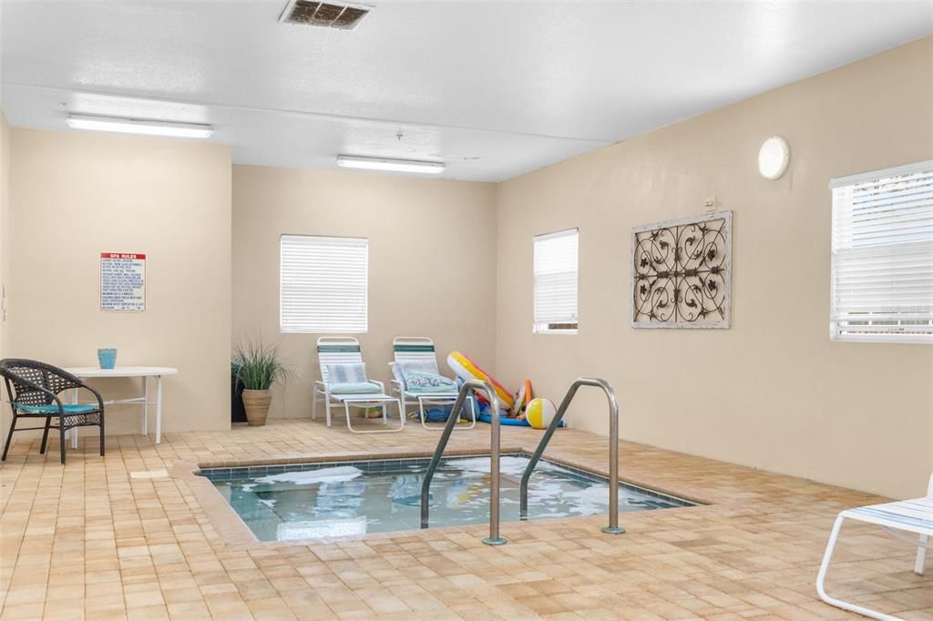 На продажу: $191,900 (2 спален, 2 ванн, 1674 Квадратных фут)