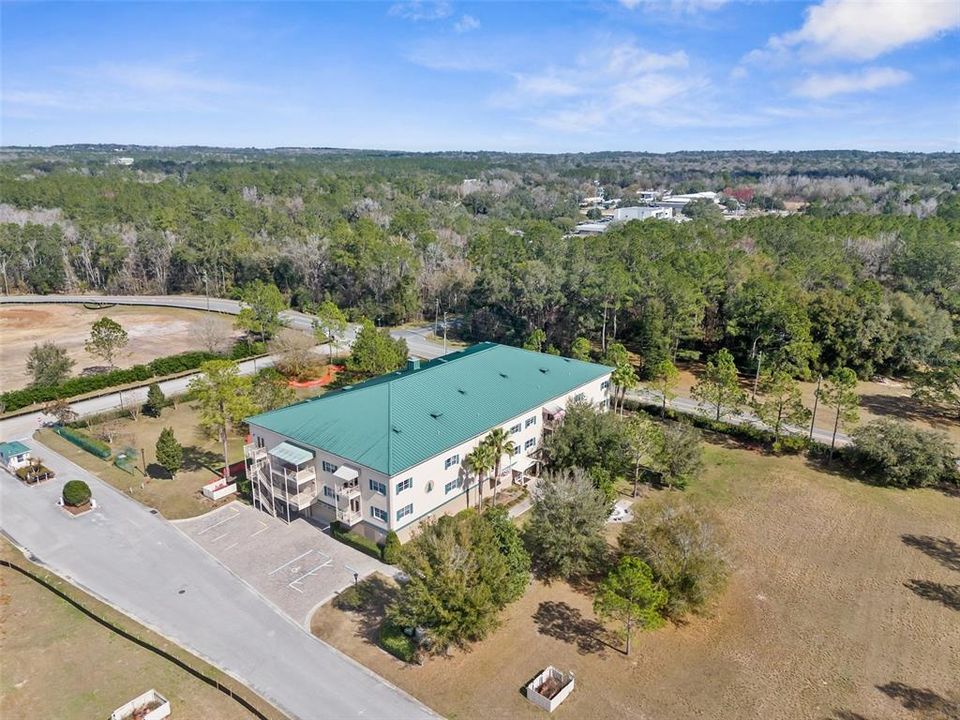 На продажу: $191,900 (2 спален, 2 ванн, 1674 Квадратных фут)