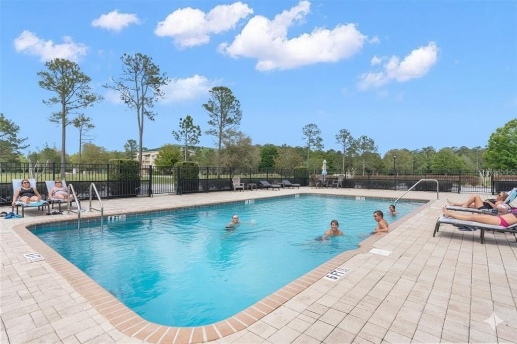 На продажу: $191,900 (2 спален, 2 ванн, 1674 Квадратных фут)